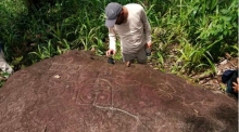 INPC analiza un nuevo petroglifo encontrado en Morona Santiago